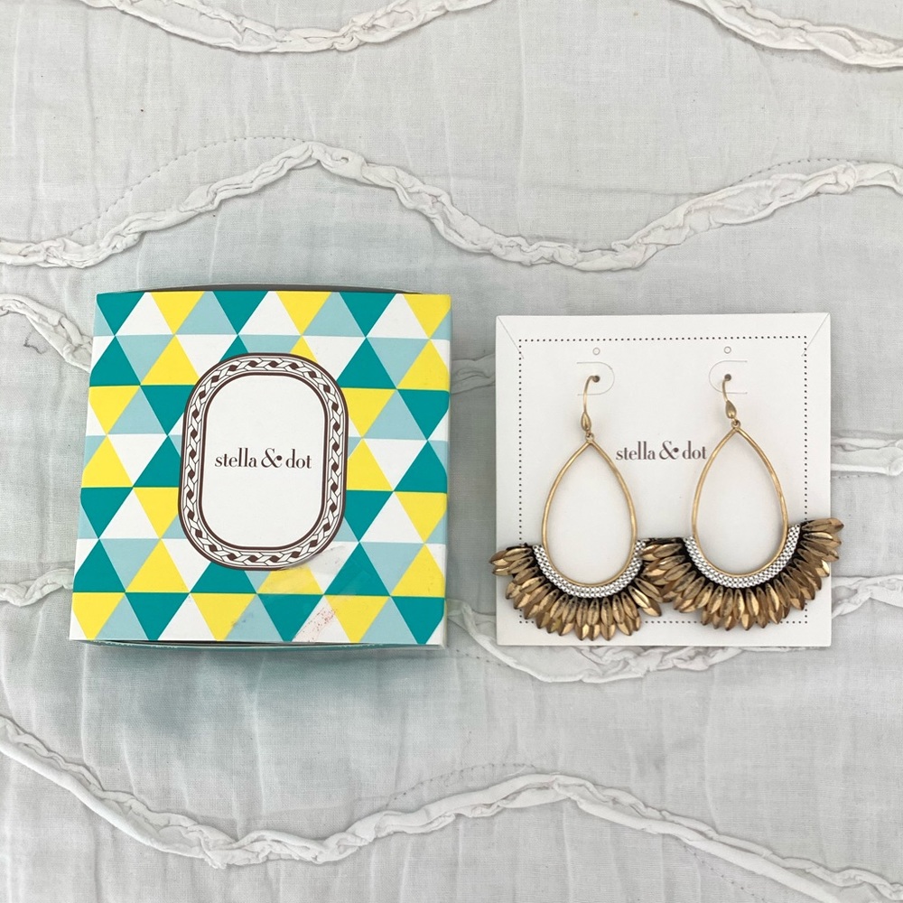 Stella & Dot - Pegasus Earrings - New - Never Worn